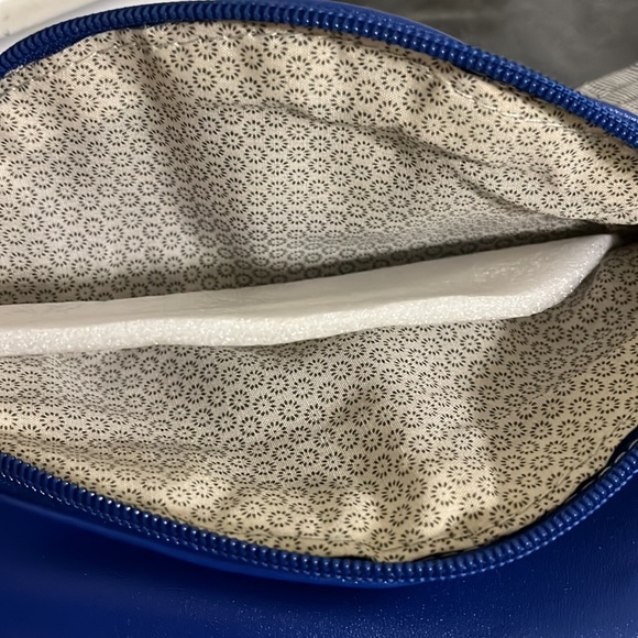 Catherine Malandrino BLUE purse/bag w detachable strap - Picture 3 of 8